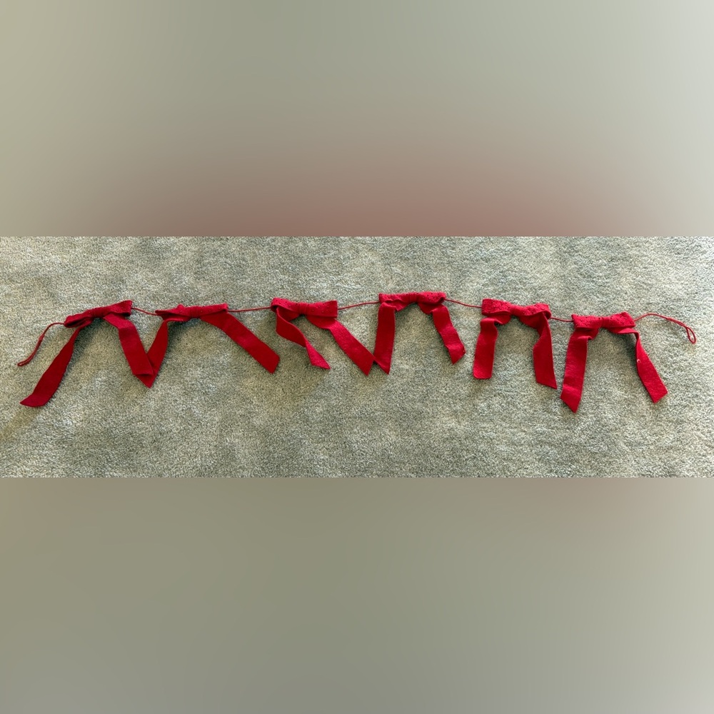 Red felt Bow Garland small bead detail on bows